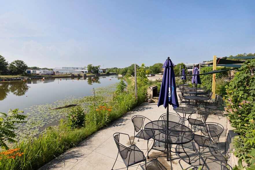More Photos Of 200 W Milwaukee St, Jefferson Restaurant For Sale