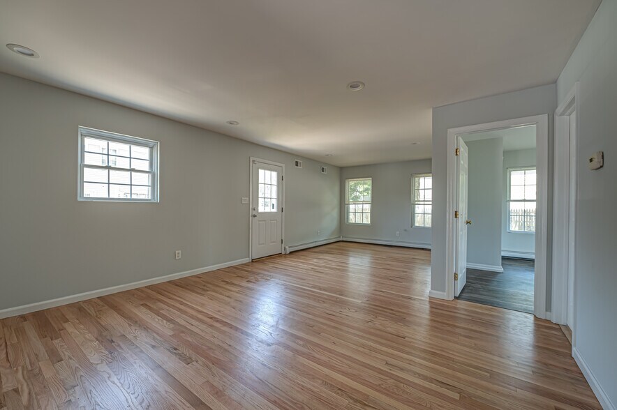 More Photos Of 2163 Sunrise Hwy, Islip Office For Sale