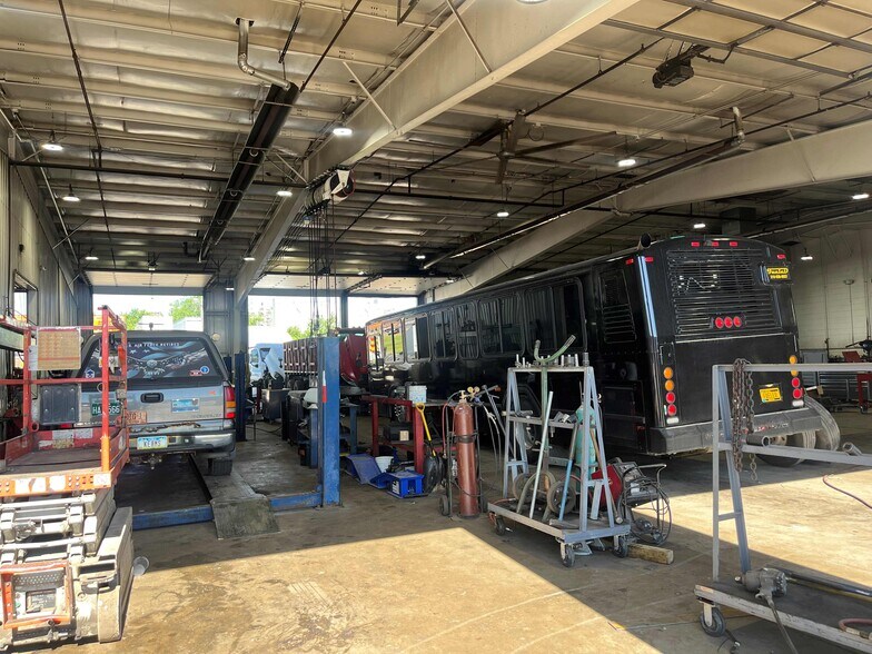 More Photos Of 941 66th Ave SW, Cedar Rapids Warehouse For Sale