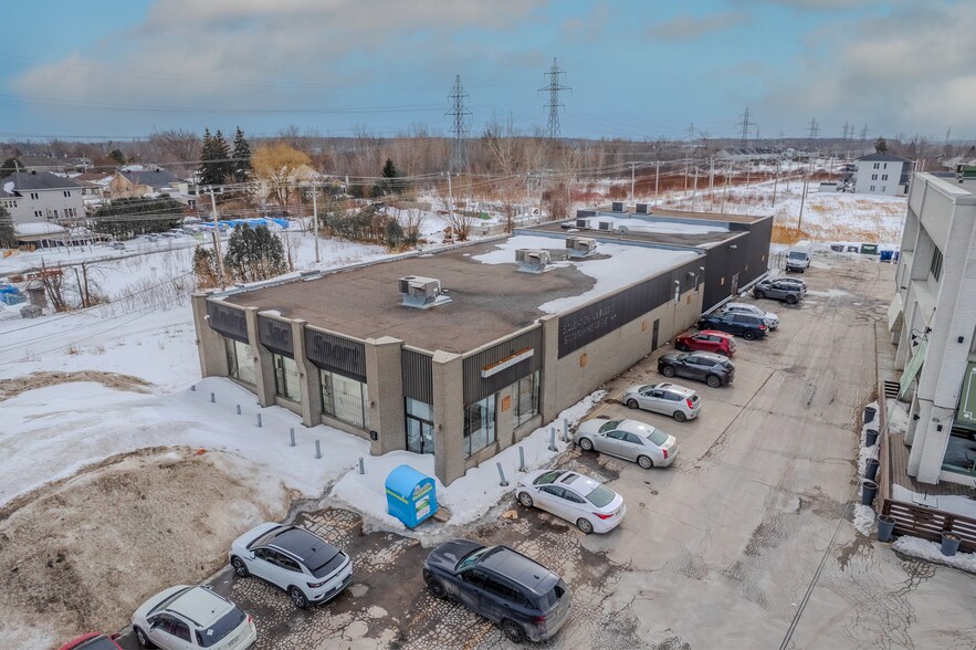 Primary Photo Of 5520 Boul des Laurentides, Laval Freestanding For Lease