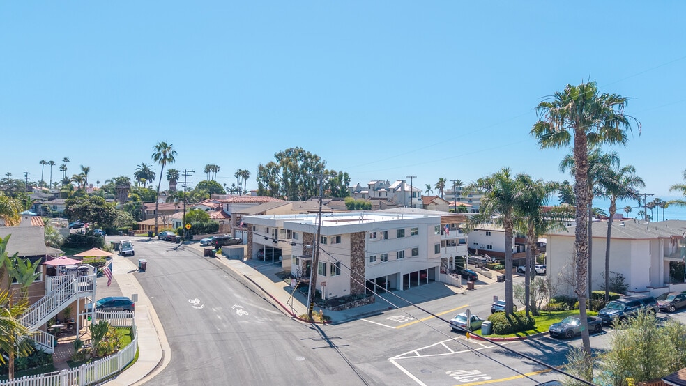 More Photos Of 202 S Calle Seville, San Clemente Apartments For Sale