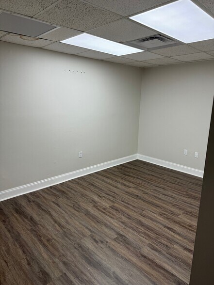 More Photos Of 12900-12940 SW 133rd Ct, Miami Office Residential For Lease