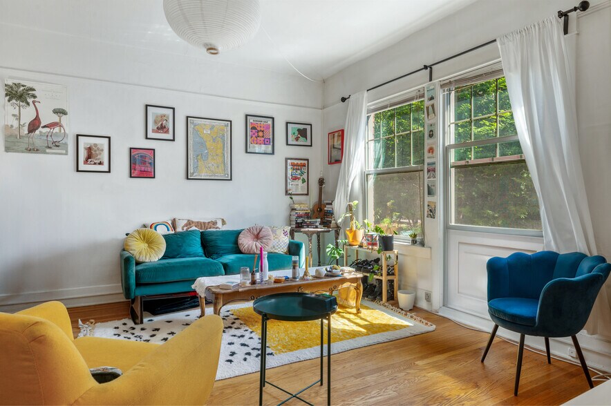 More Photos Of 1052 E Thomas St, Seattle Apartments For Sale