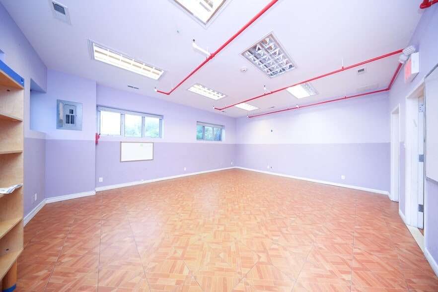More Photos Of 343 Sand Ln, Staten Island Daycare Center For Sale