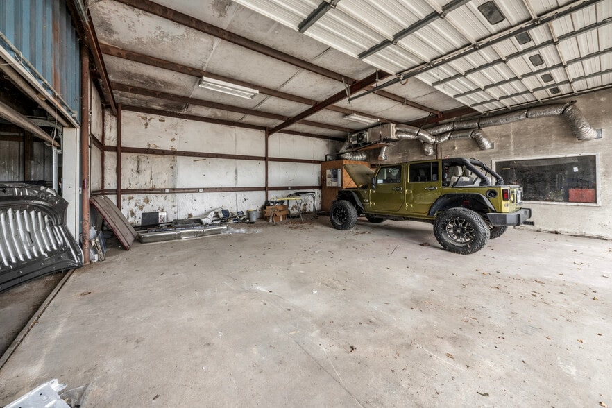 More Photos Of 658 Aldine Mail Route Rd, Houston Auto Repair For Sale