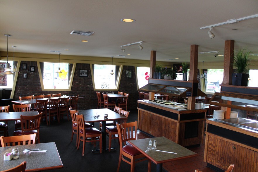 More Photos Of 3021 Eastend Dr, Humboldt Freestanding For Lease