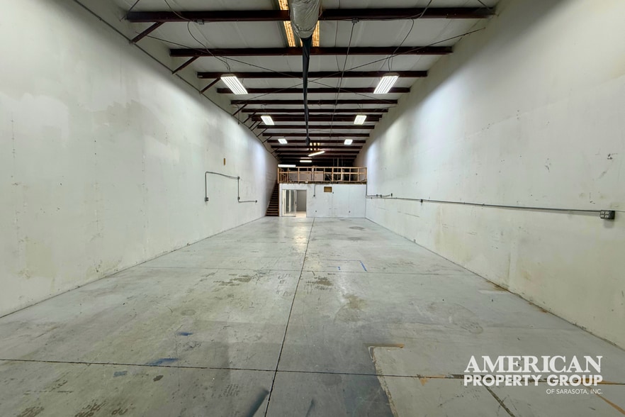 More Photos Of 7610-7630 Matoaka Rd, Sarasota Warehouse For Lease