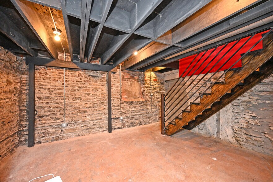 More Photos Of 226 E Clifton Ave, Cincinnati Apartments For Sale