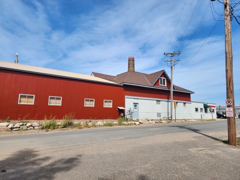 More Photos Of 250 St. John St, Loretto Warehouse For Lease