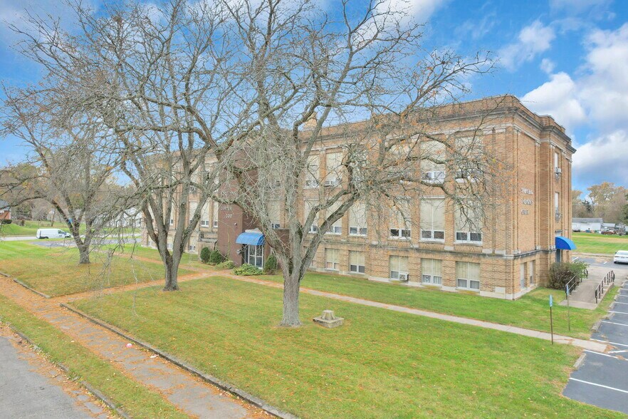 More Photos Of 300 E Auburn Ave, Springfield Office For Sale