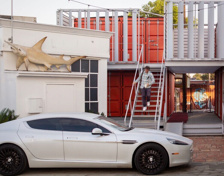 More Photos Of 891 Abbot Kinney Blvd, Venice Loft Creative Space For Sale