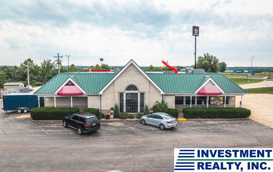 More Photos Of 60 Highway P, Cuba Freestanding For Sale