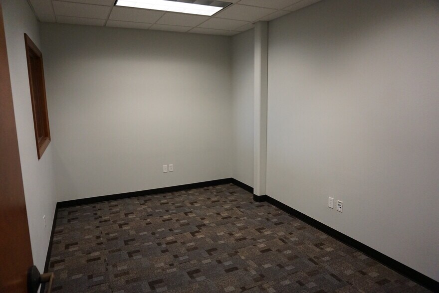 More Photos Of 295 Bradley Blvd, Richland Office For Lease