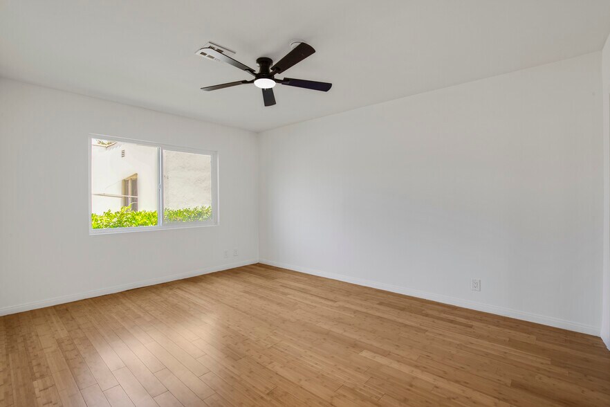 More Photos Of 447 S Palm Dr, Beverly Hills Apartments For Sale