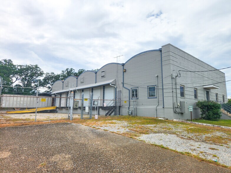 More Photos Of 1111 Virginia St, Mobile Industrial For Lease