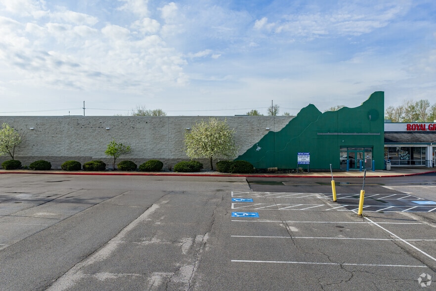 More Photos Of 5244 Cobblestone Rd, Sheffield Village Storefront For Lease