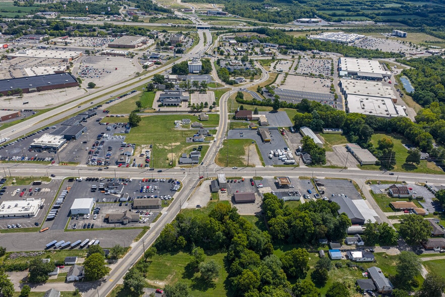 More Photos Of 2002 Cincinnati Dayton Rd, Middletown Restaurant For Sale
