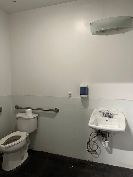 More Photos Of 353 E Bonneville Ave, Las Vegas Apartments For Sale