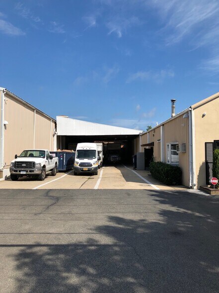 More Photos Of 342 Montauk Hwy, Wainscott Warehouse For Sale