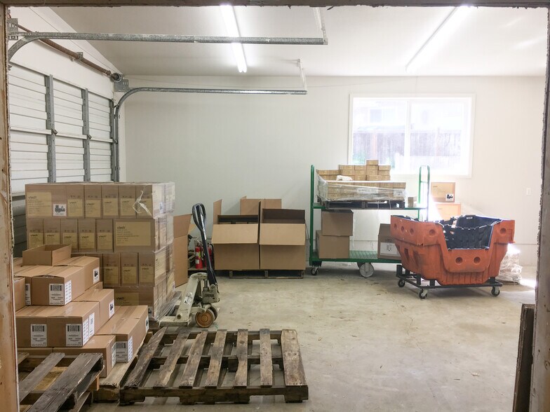 More Photos Of 626 W Main St, Sumner Industrial For Sale