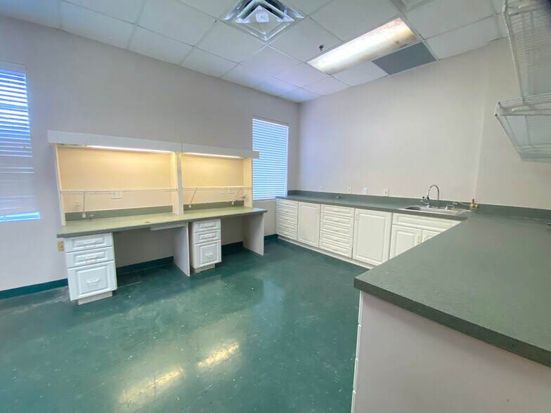 More Photos Of 910 Williston Park Pt, Lake Mary Medical For Sale