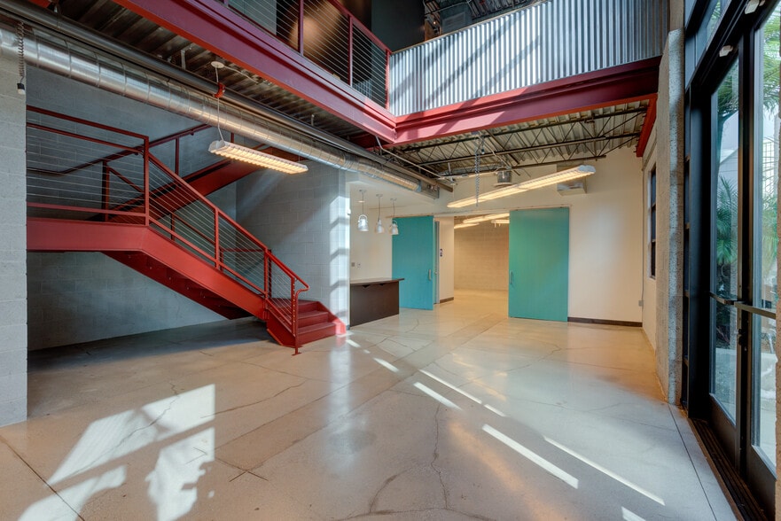 More Photos Of 130 Lomita St, El Segundo Research And Development For Lease