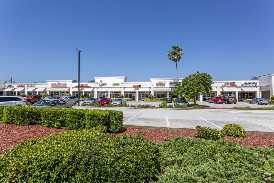 More Photos Of 3601-3639 Tamiami Trl N, Naples General Retail For Lease