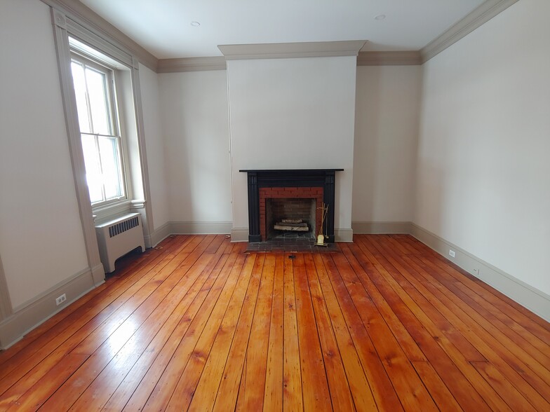 More Photos Of 68 E Court St, Doylestown Office For Sale