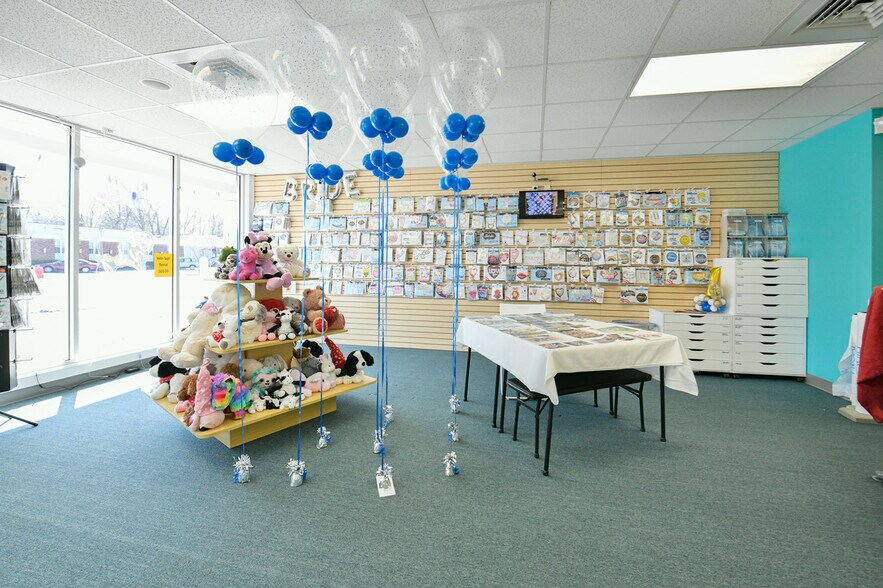 More Photos Of 570-572 Boston Post Rd, Milford Storefront Retail Office For Sale