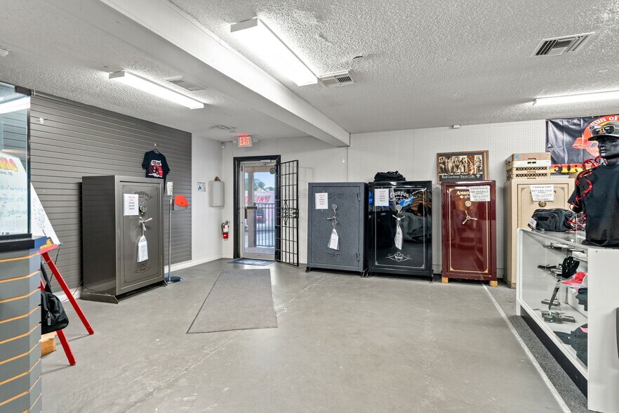 More Photos Of 6123 Ridge Rd, Port Richey Freestanding For Sale