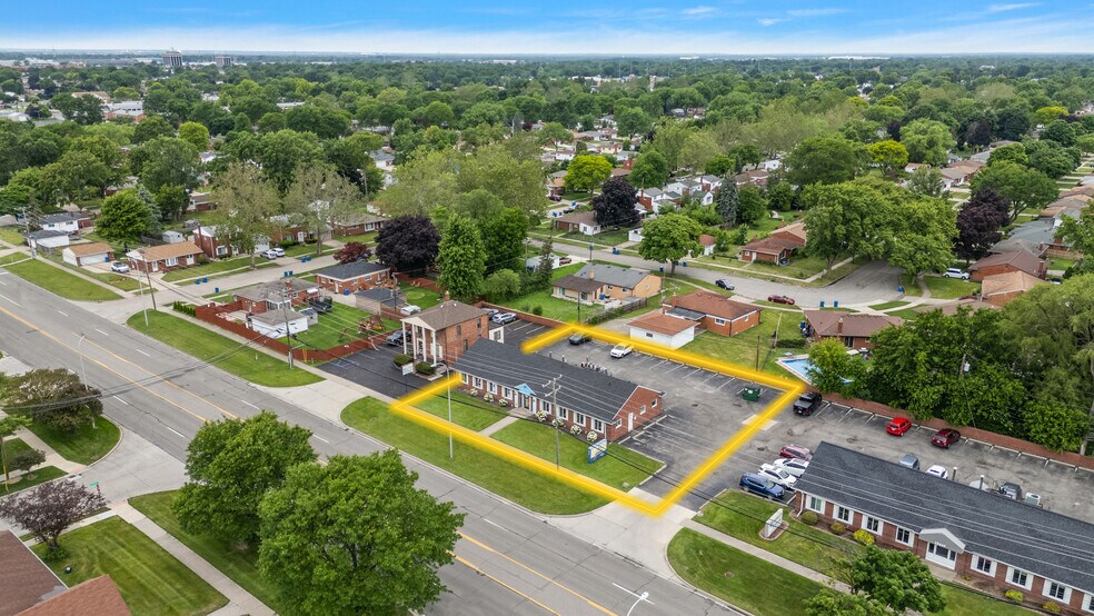 More Photos Of 12415 E 12 Mile Rd, Warren Medical For Lease