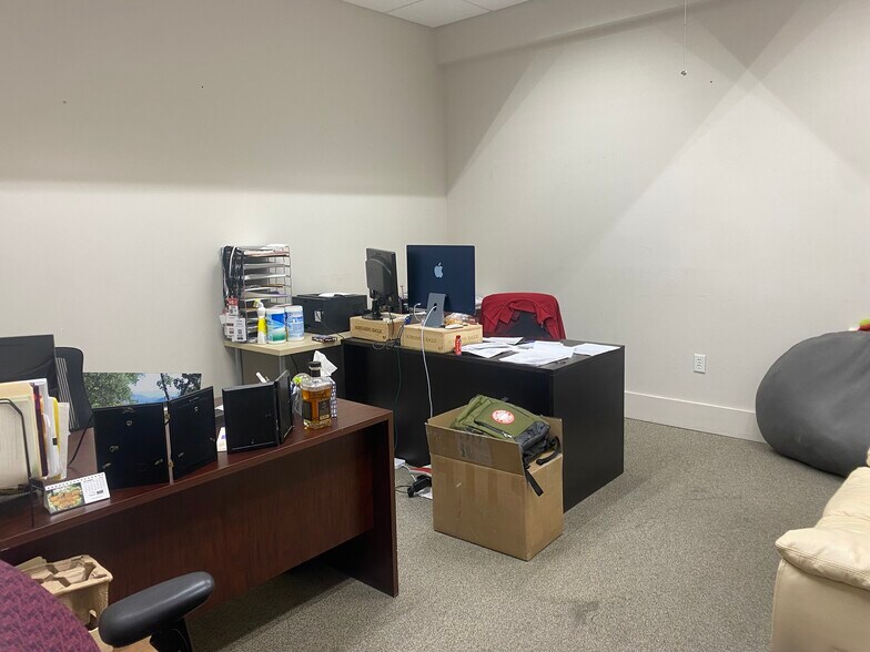 More Photos Of 3137 Chestnut Dr, Atlanta Distribution For Lease