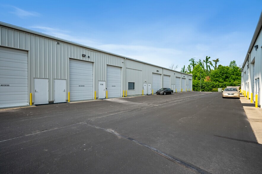 More Photos Of 12550 Promise Creek Ln, Fishers Light Distribution For Lease