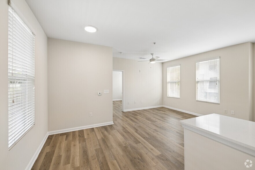 More Photos Of 725-735 Coleman Blvd, Mount Pleasant Apartments For Lease