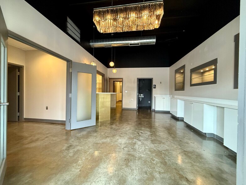 More Photos Of 2105 Juniper Lake Rd, West End Medical For Lease