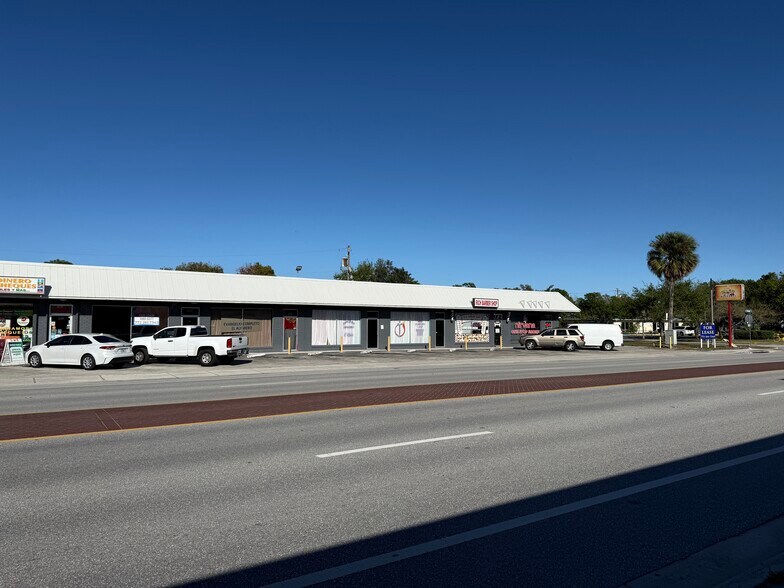 More Photos Of 3083 SE Dixie Hwy, Stuart General Retail For Lease