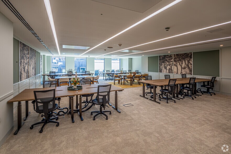 More Photos Of 75 Grosvenor St, London Coworking Space