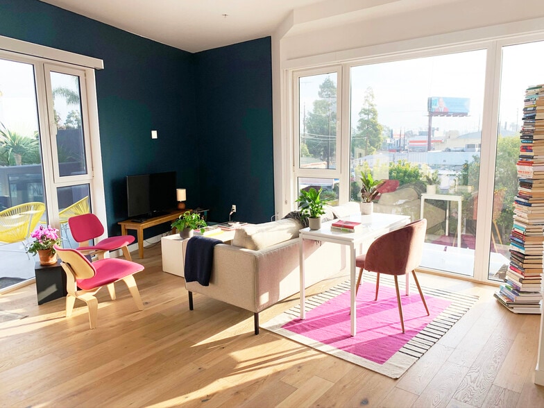 More Photos Of 5135 W Adams Blvd, Los Angeles Apartments For Lease