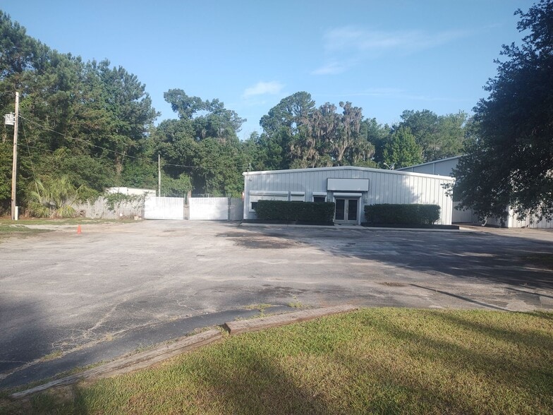 More Photos Of 5851 Lowcountry Dr, Ridgeland Warehouse For Lease