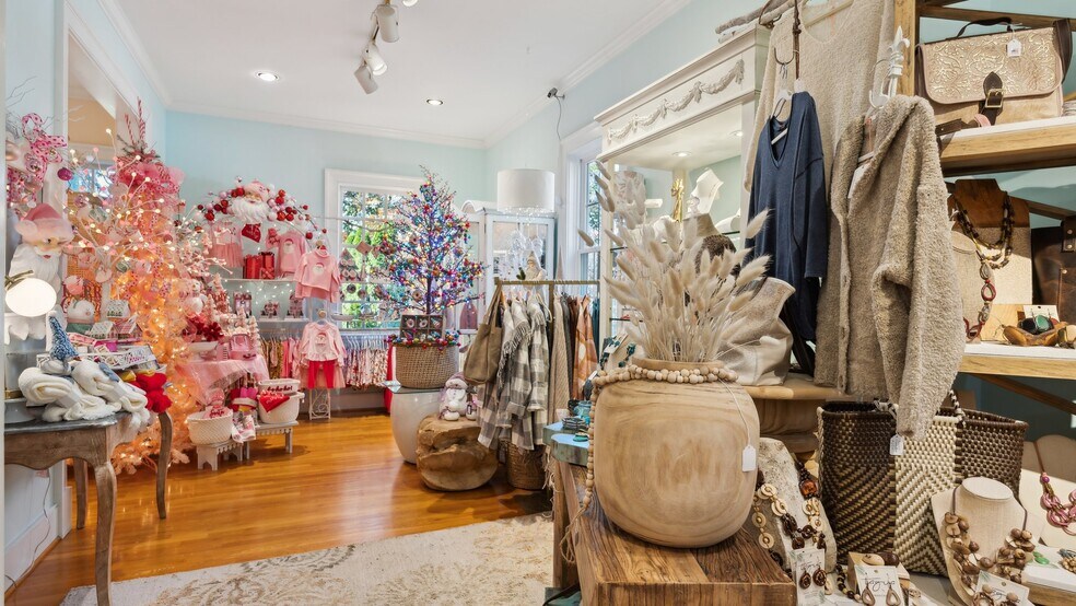 More Photos Of 5309 S Seminole Trl, Madison Storefront For Sale