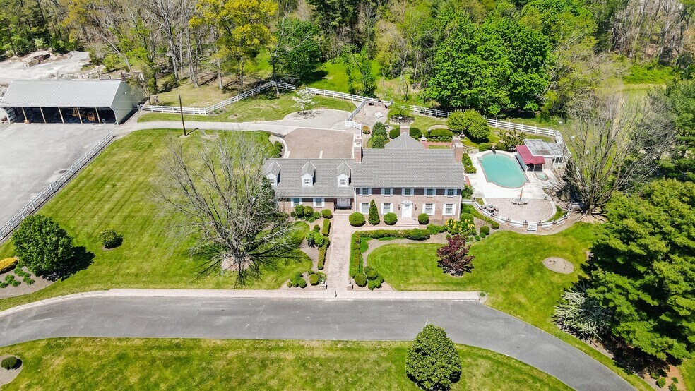More Photos Of 1445 Catawba Ave, Newfield Service For Sale