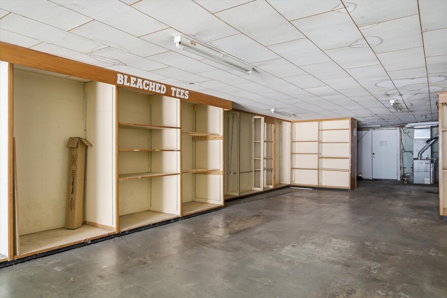 More Photos Of 110 W Frank St, Grand Saline General Retail For Sale