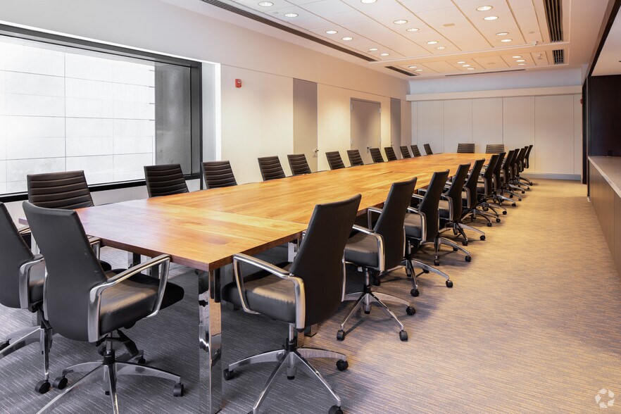 More Photos Of 36 S Charles St, Baltimore Office For Lease