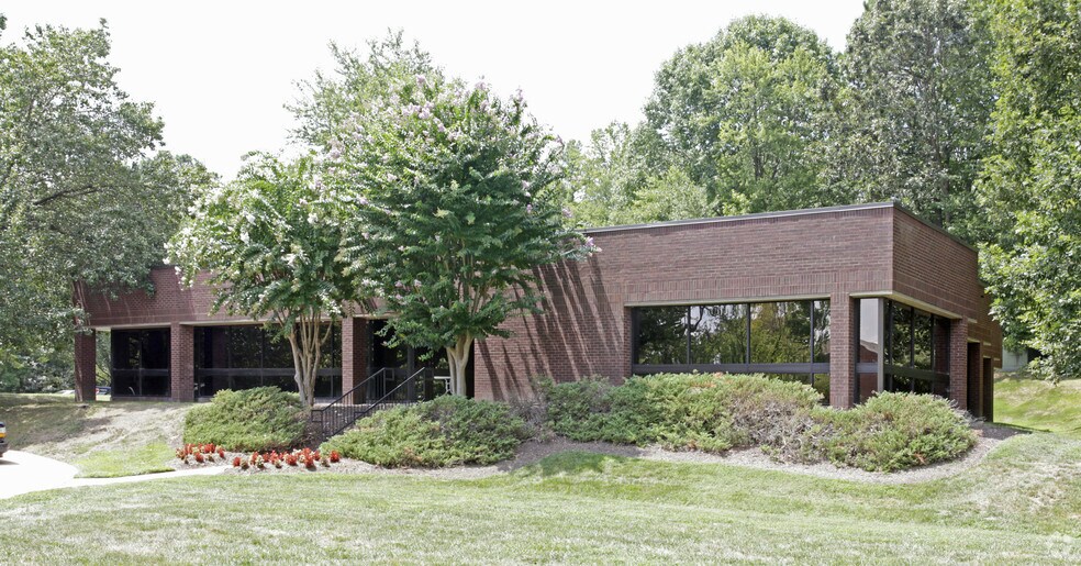 More Photos Of 5102 W Village Green Dr, Midlothian Office For Lease