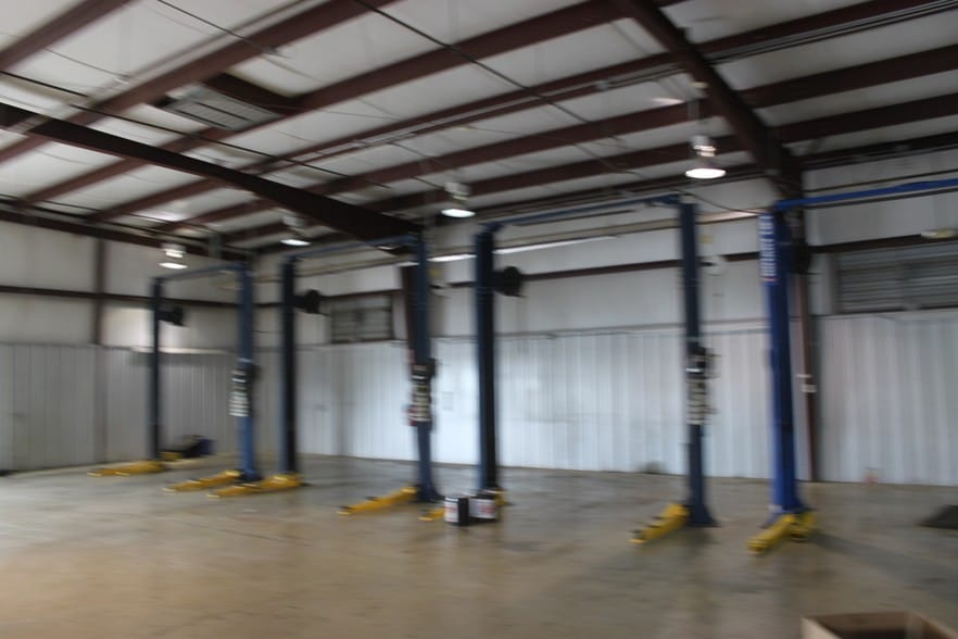 More Photos Of 39490 Lyndon B Johnson Fwy, Dallas Auto Dealership For Lease