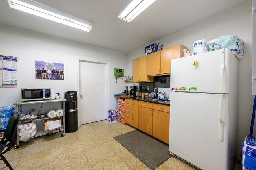 More Photos Of 3446-3450 N 29th Ave, Phoenix Warehouse For Sale