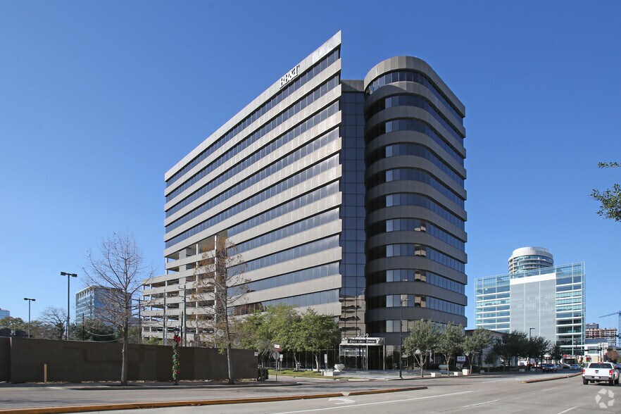 More Photos Of 3730 Kirby Dr, Houston Coworking Space