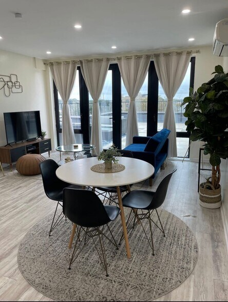 More Photos Of 5222 Roosevelt Ave, Woodside Apartments For Lease