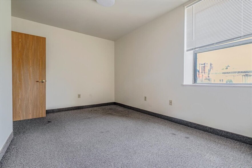 More Photos Of 723 Braddock Ave, Braddock Office For Sale