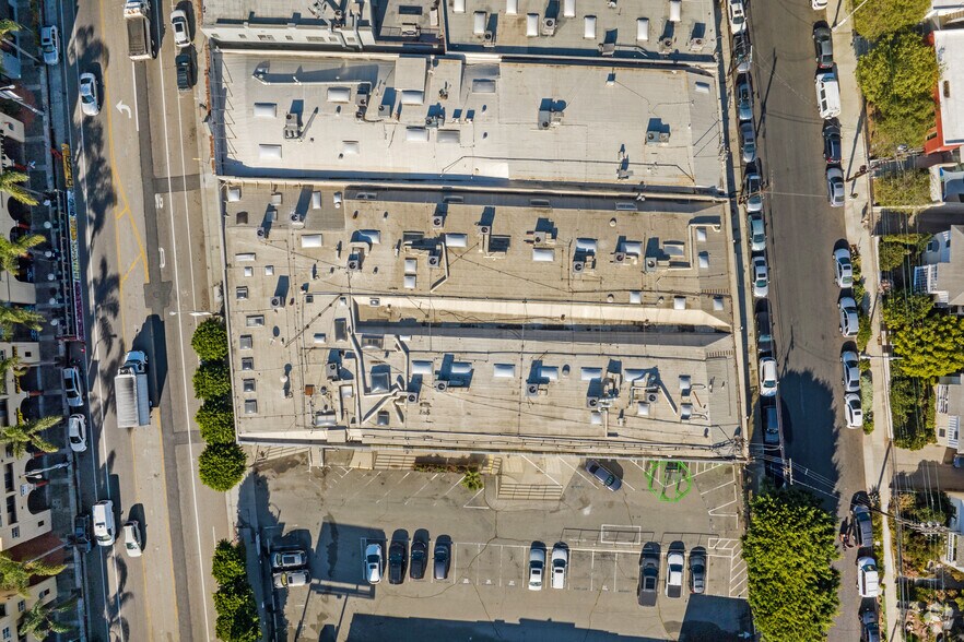 More Photos Of 228 Main St, Venice Flex For Lease